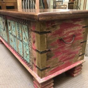 KH23 KH 216 indian furniture red and green sultans trunk right