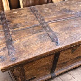 kh27 178 a indian furniture rustic vintage teak trunk close top