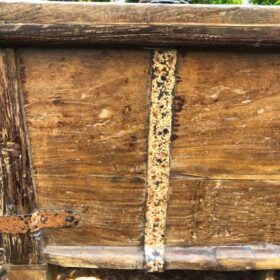 kh27 178 b indian furniture rustic vintage teak trunk close